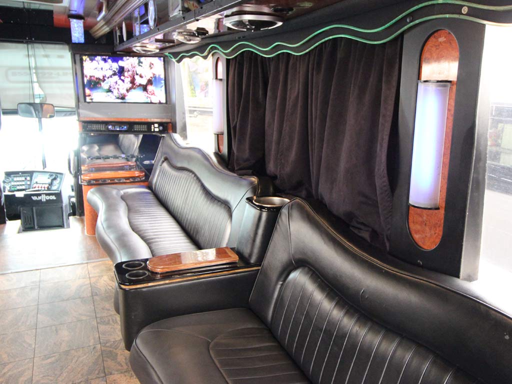 The Ultimate Party Bus Gallery 6